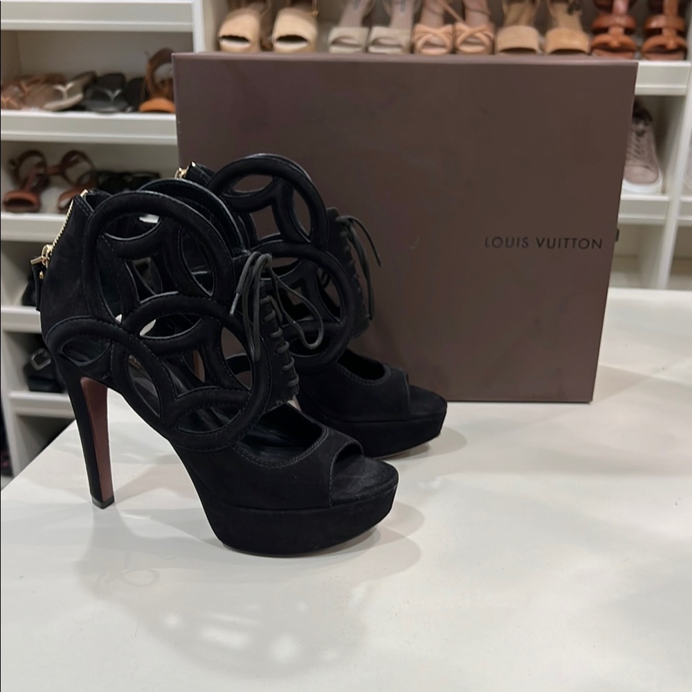 Louis Vuitton Black High Heel Suede Platform Booties With Box. 37